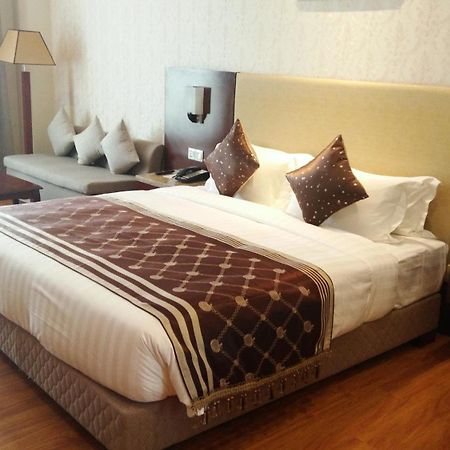Clarion Inn Jaipur Kukas Room photo