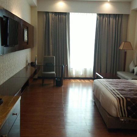 Clarion Inn Jaipur Kukas Room photo