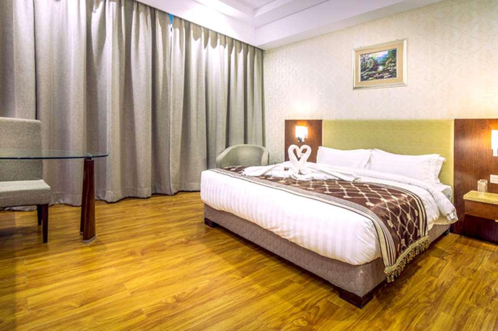 Clarion Inn Jaipur Kukas Room photo