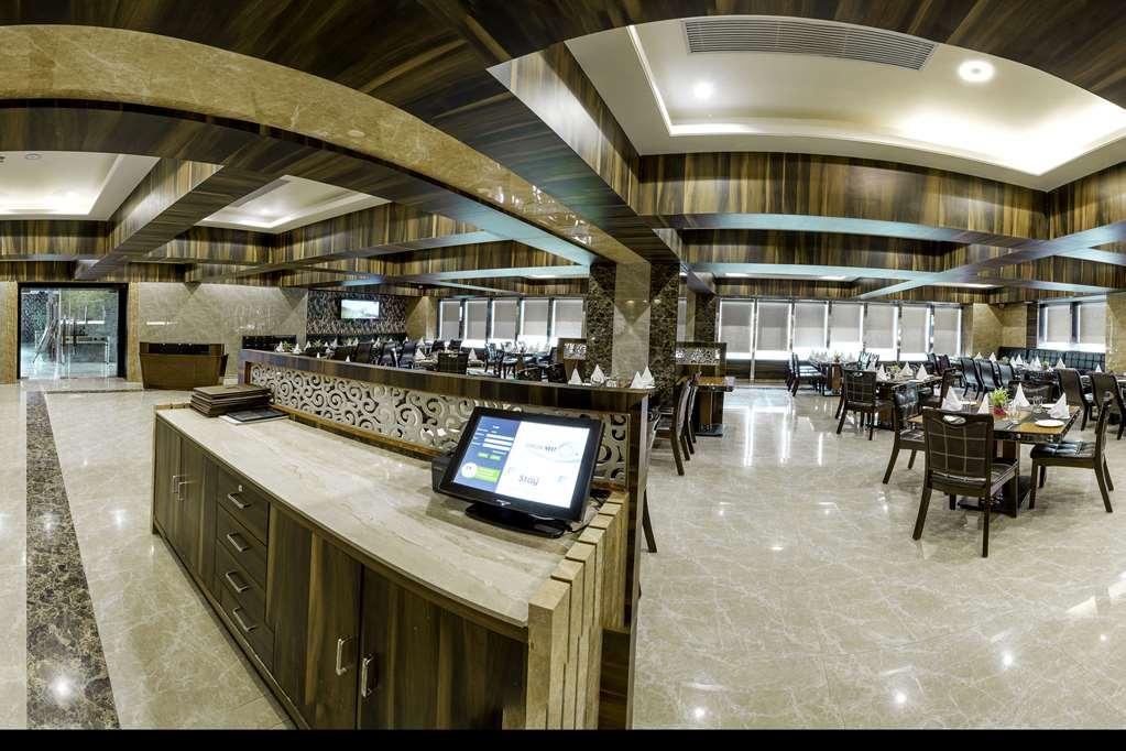 Clarion Inn Jaipur Kukas Restaurant photo