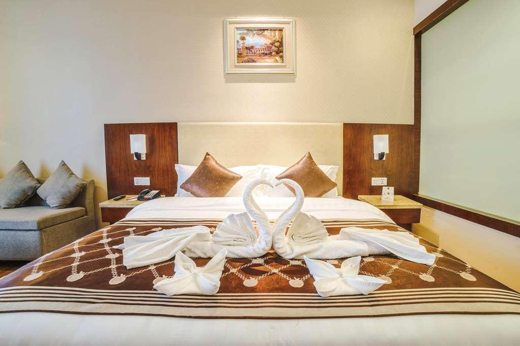 Clarion Inn Jaipur Kukas Room photo