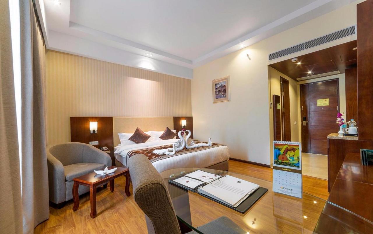 Clarion Inn Jaipur Kukas Exterior photo