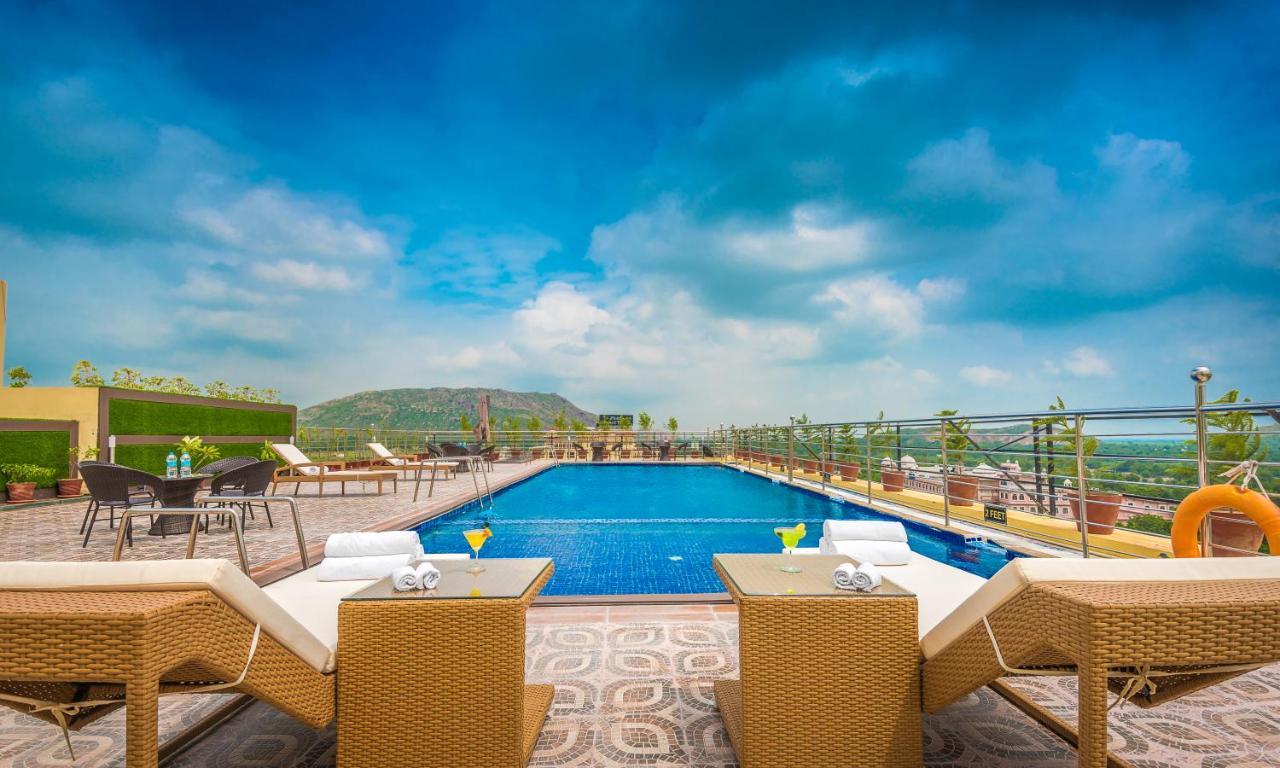 Clarion Inn Jaipur Kukas Exterior photo