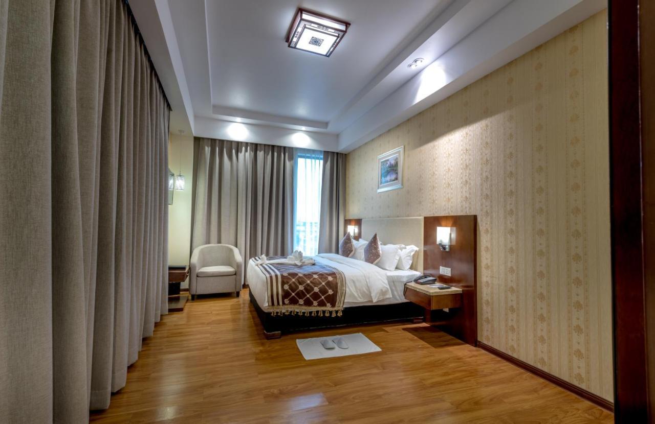 Clarion Inn Jaipur Kukas Exterior photo